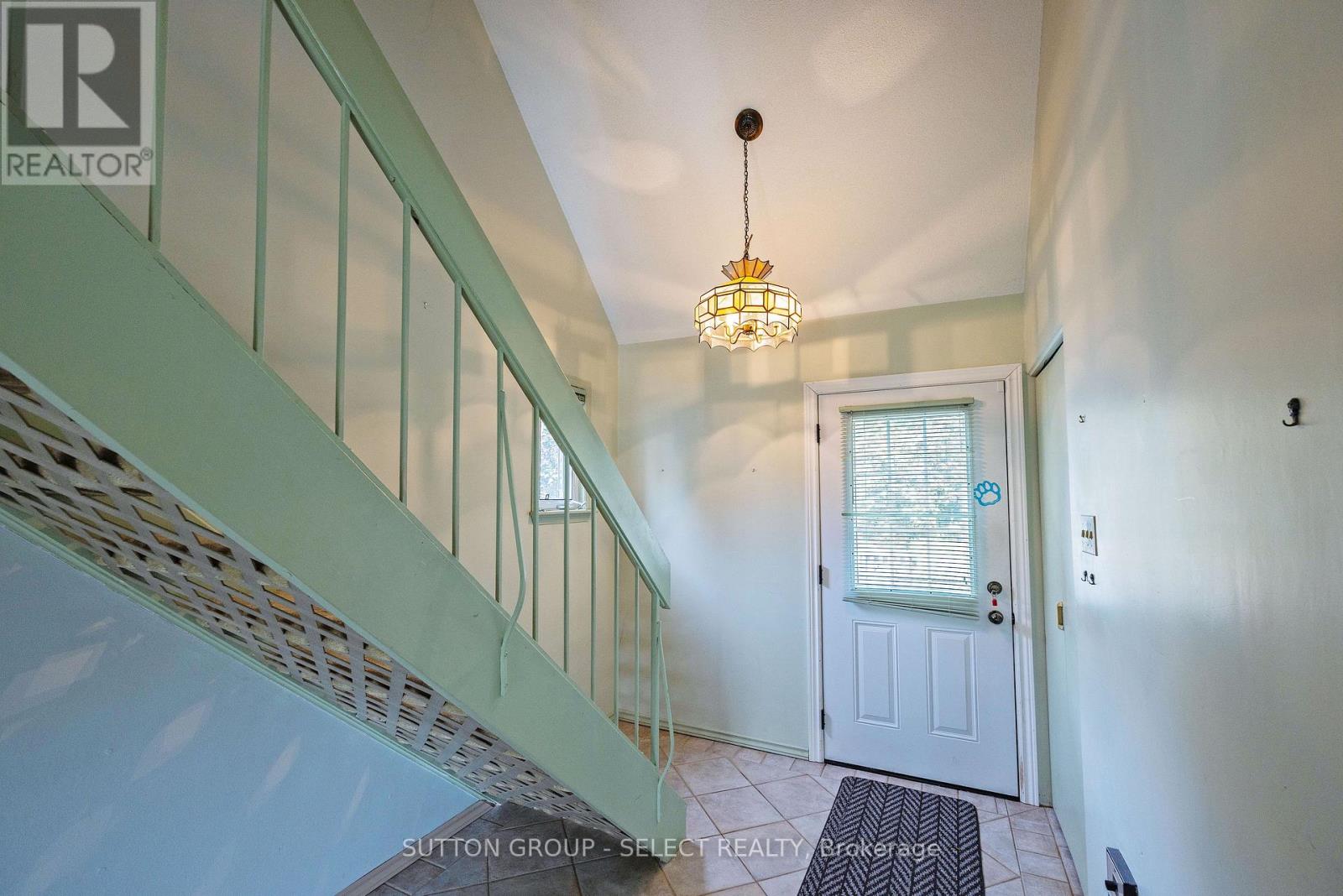 31 YEW TREE GARDENS, London North (North F) — photo 6