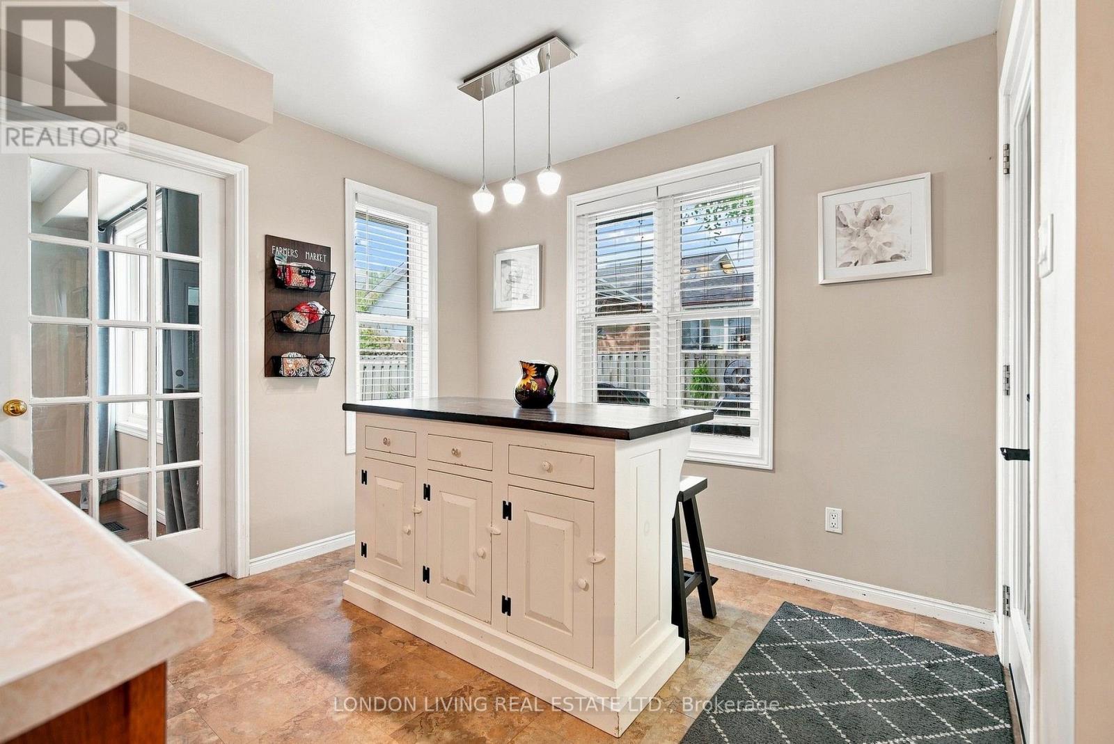 704 HOMEVIEW ROAD - Image 18