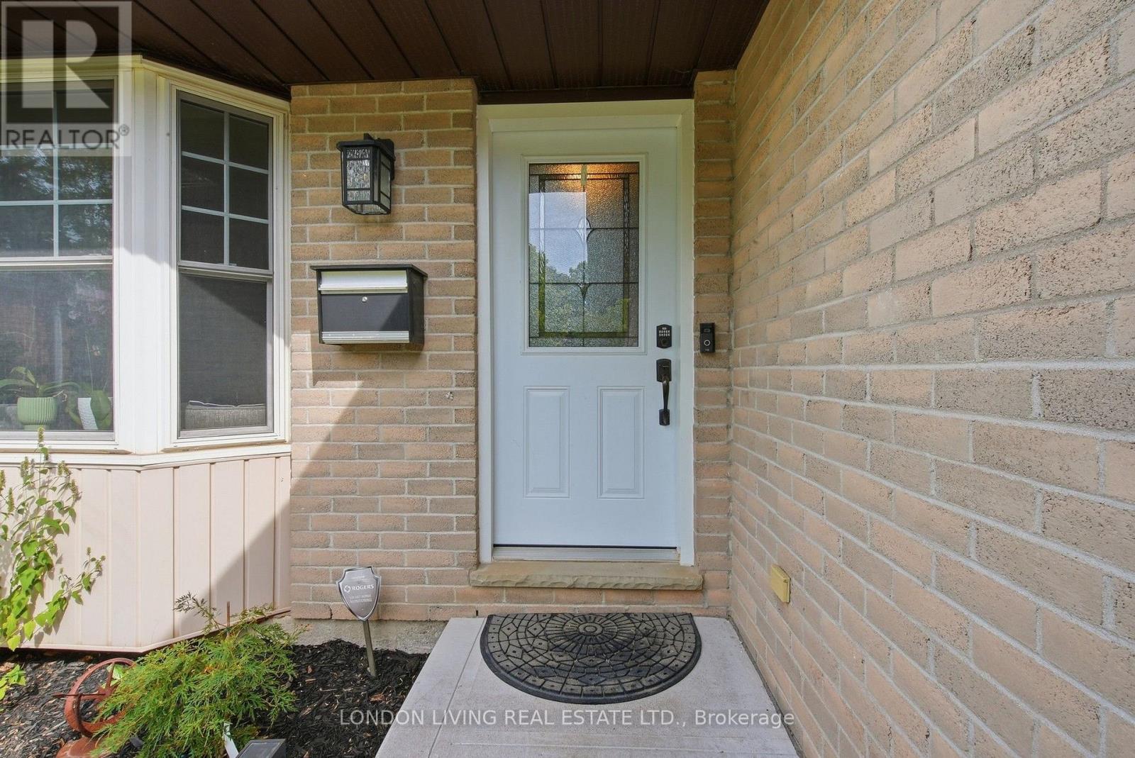 704 HOMEVIEW ROAD, London South (South Q) — photo 4