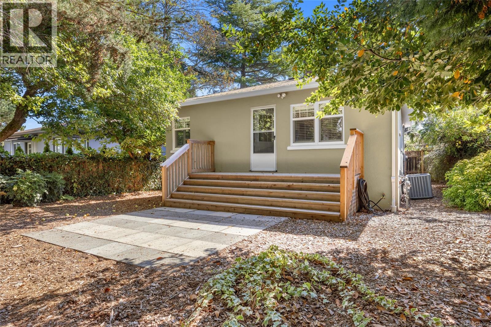 1002 Walema Ave - Image 27