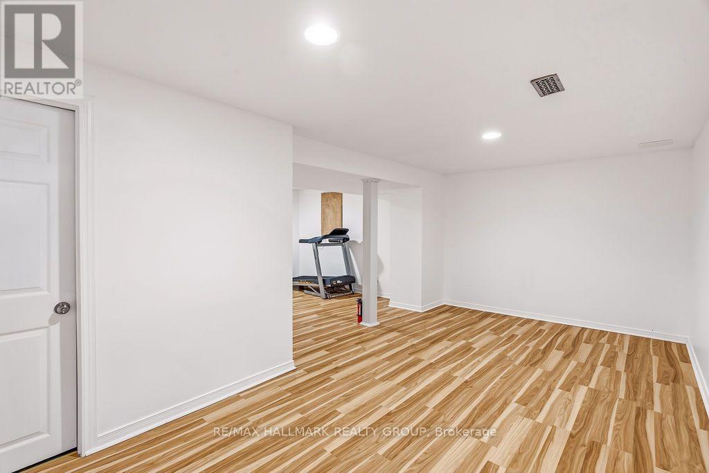3 Bed, 3 Bath House for Sale in Ottawa – 64 – 74 WELSH PRIVATE, Ottawa – MLS# X13764682 - Image 29