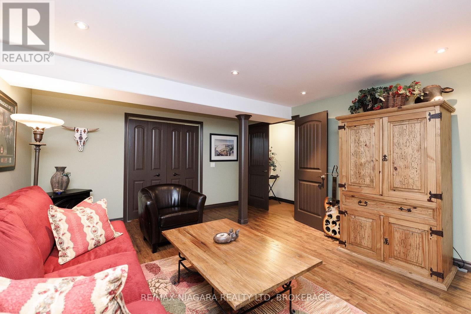#10 310 RIDGE ROAD S - Image 28