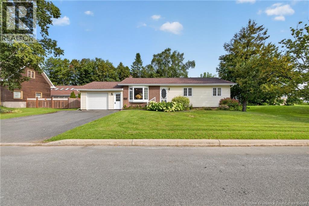 11 Walker Crescent - 1