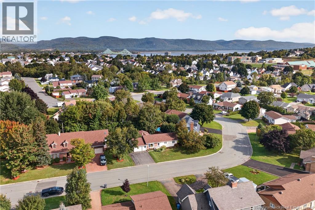 11 Walker Crescent - Image 12