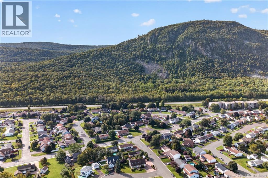 11 Walker Crescent - 16