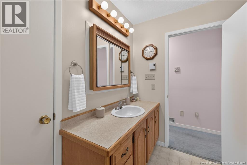 11 Walker Crescent - Image 35