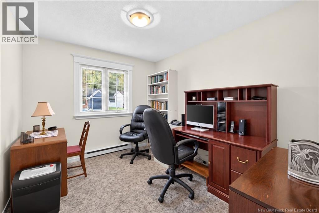 11 Walker Crescent - Image 36