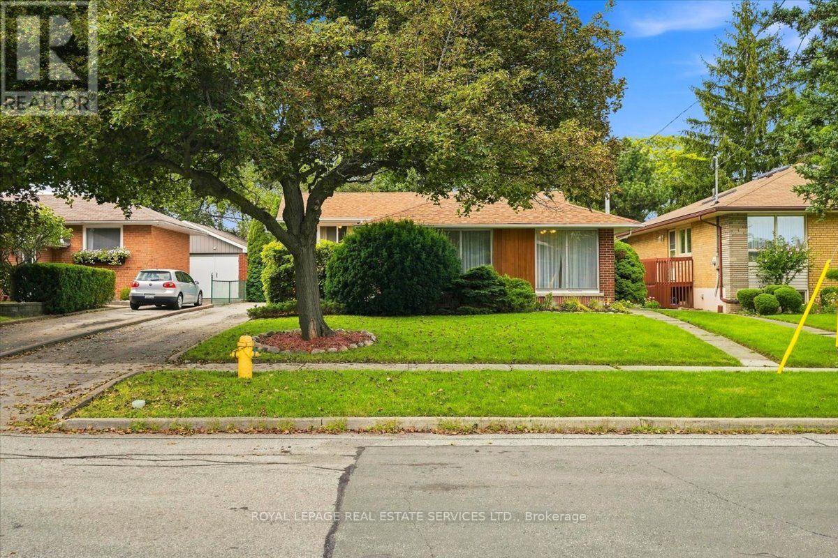 142 CASS AVENUE - 1