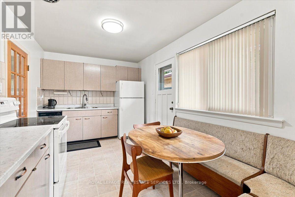 142 CASS AVENUE - 10
