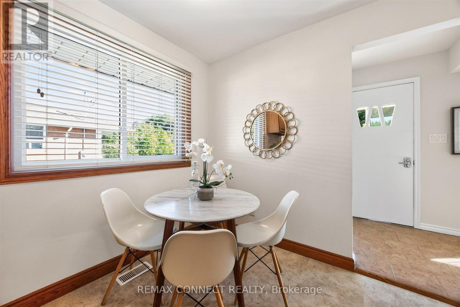 42 BAINHART CRESCENT - 13
