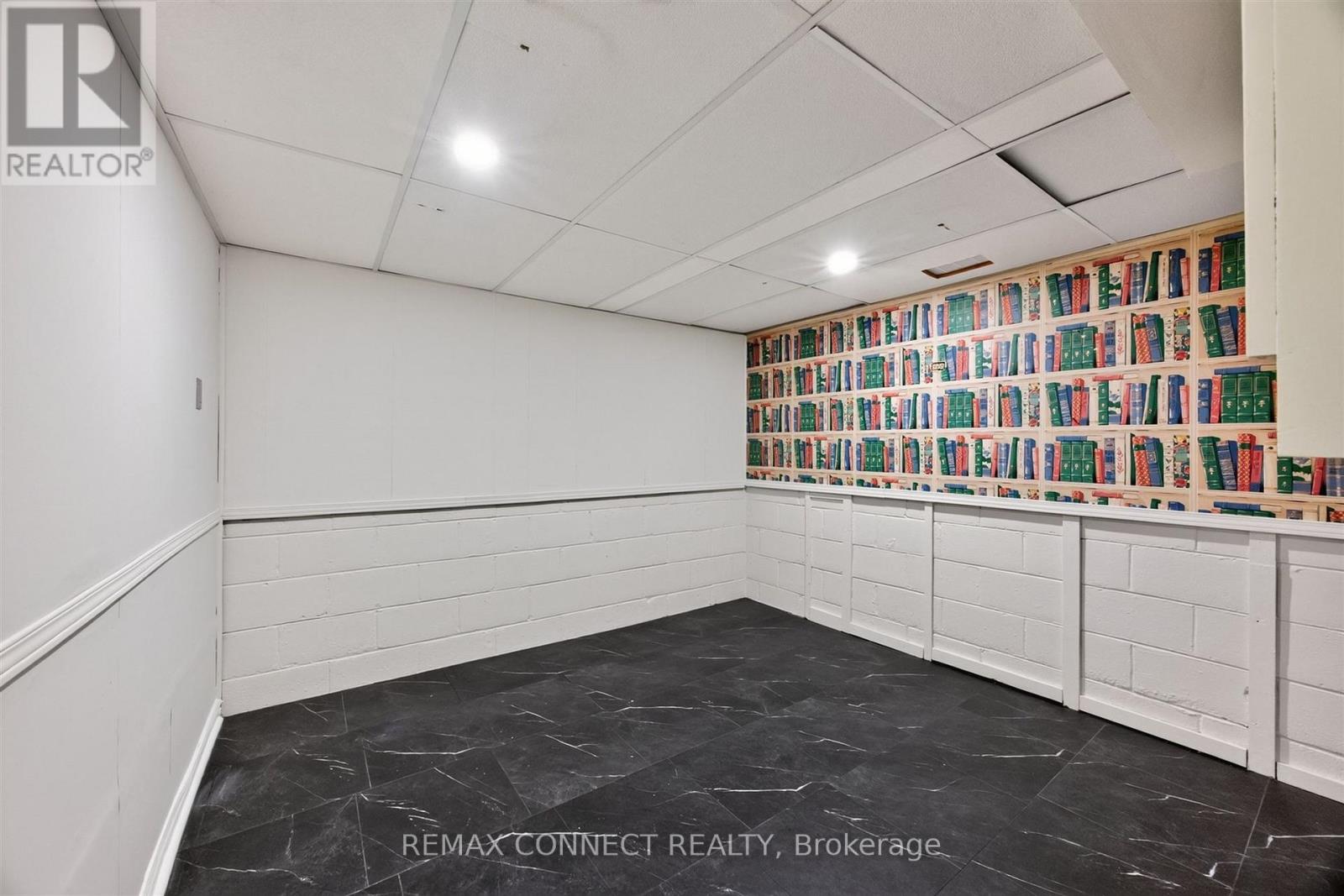 42 BAINHART CRESCENT - 23