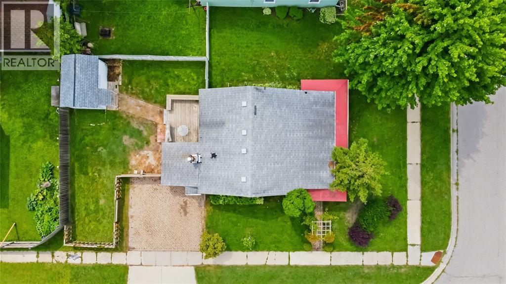 641 MAPLE AVENUE - 31