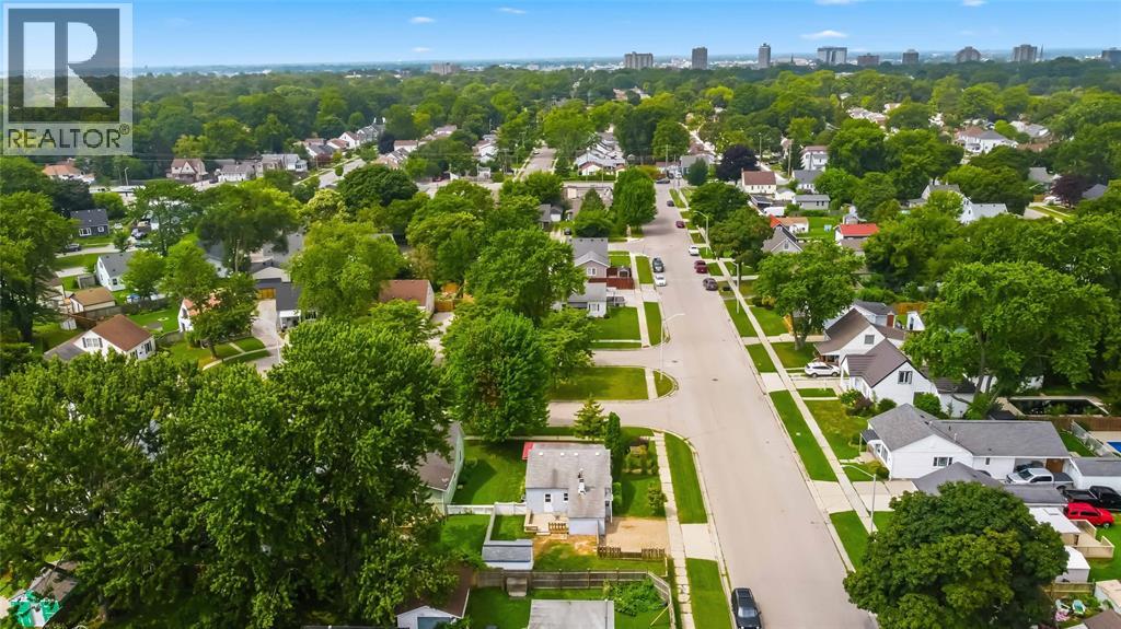 641 MAPLE AVENUE - 34