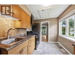 641 Maple Avenue, Sarnia, ON N7T4H7 Photo 11