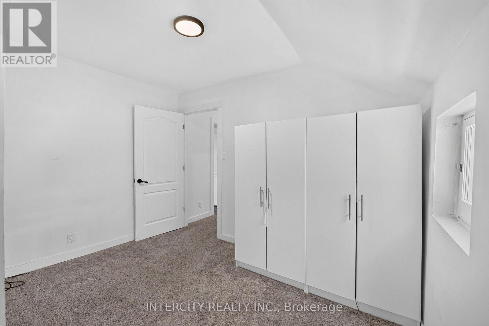 98 ESSA STREET - 26