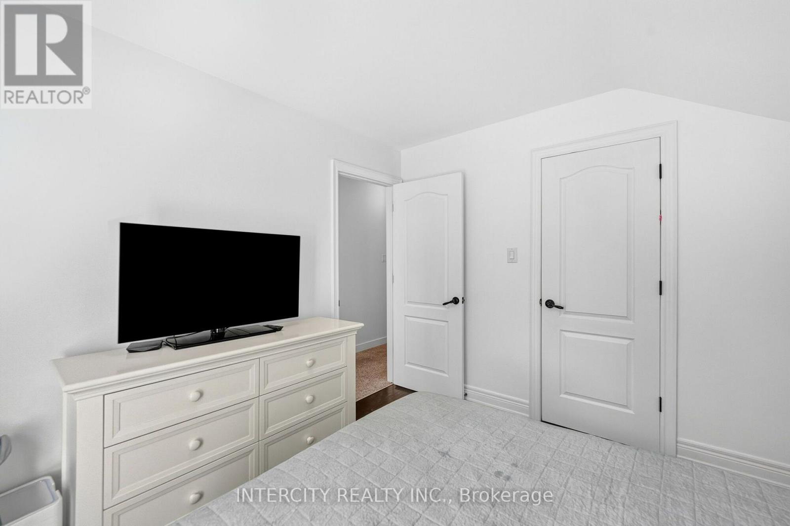 98 ESSA STREET - Image 29