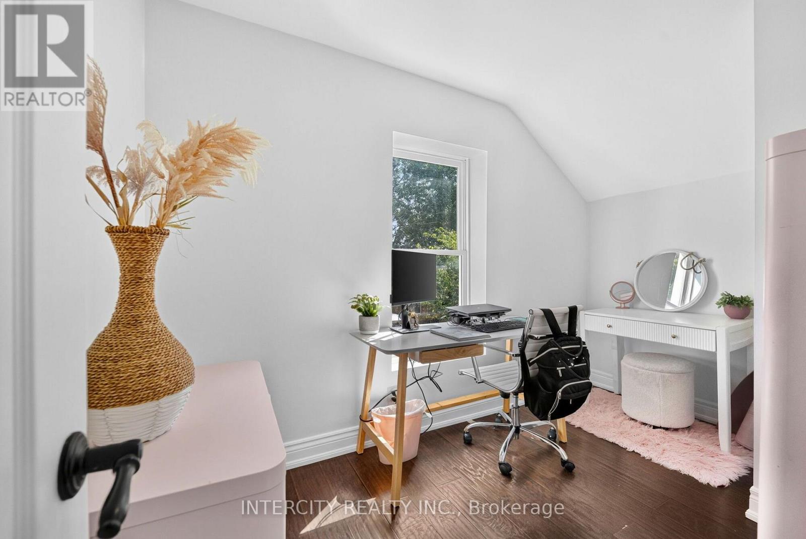 98 ESSA STREET - Image 30