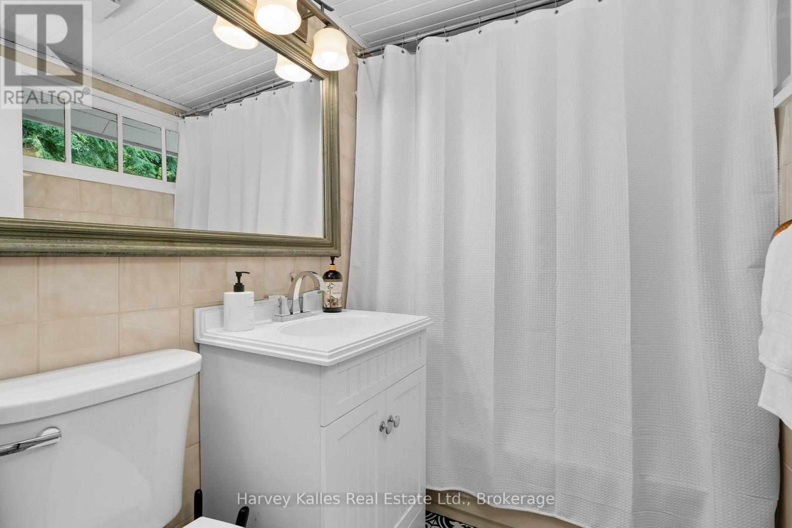 #3 1062 PENNWOOD ROAD - 11