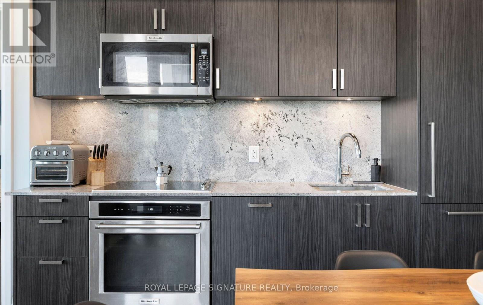 #526 280 HOWLAND AVENUE - Image 10