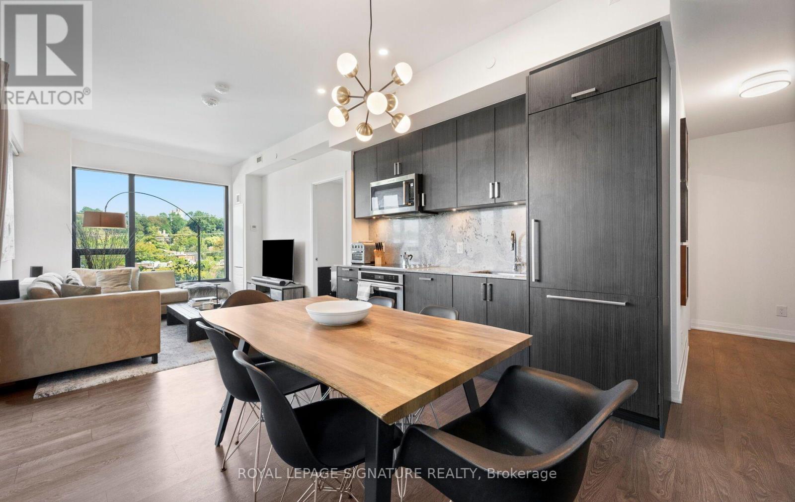 #526 280 HOWLAND AVENUE - 8