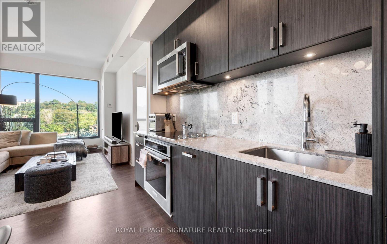 #526 280 HOWLAND AVENUE - Image 9
