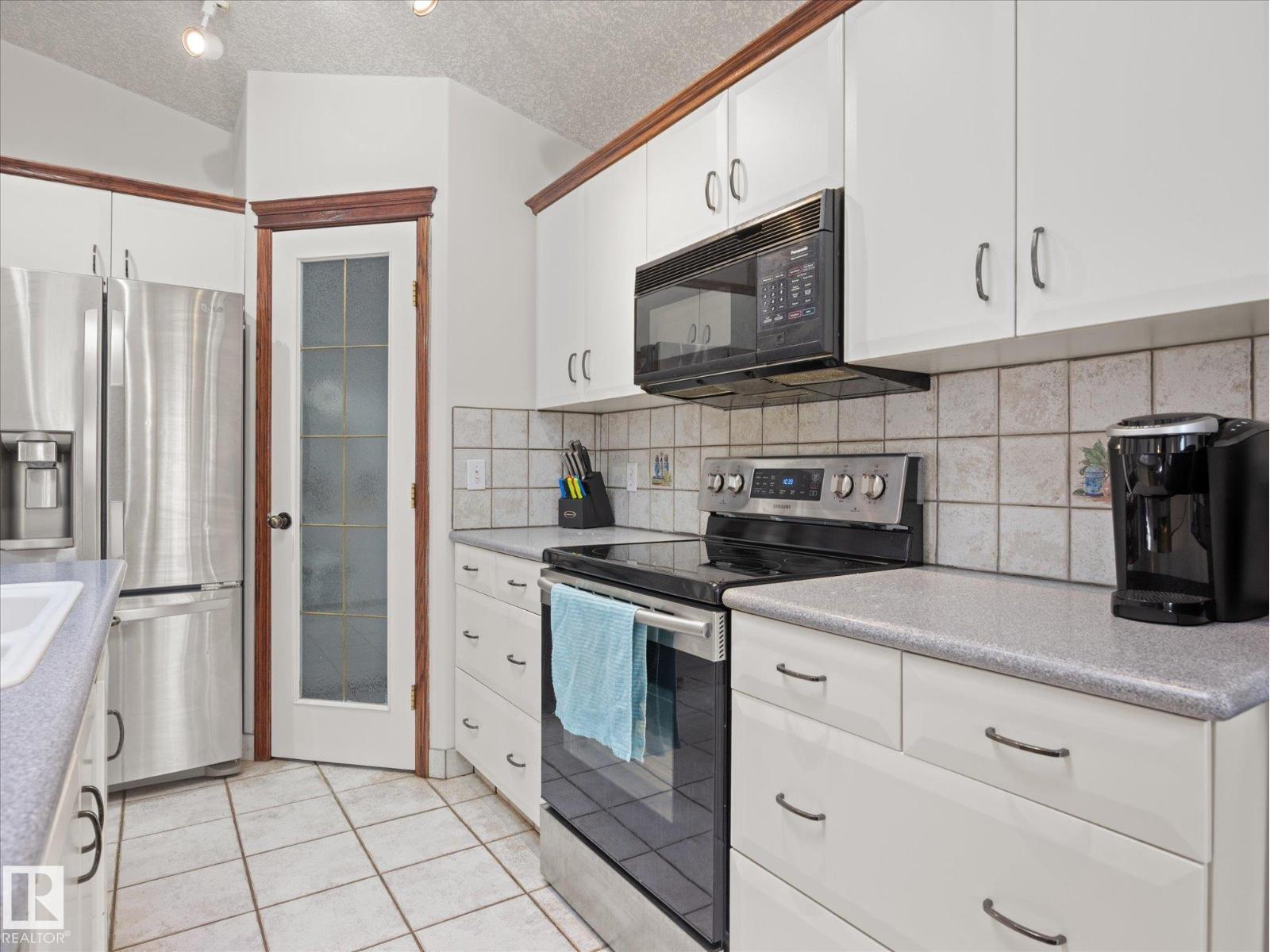 11413 118 ST NW - 7