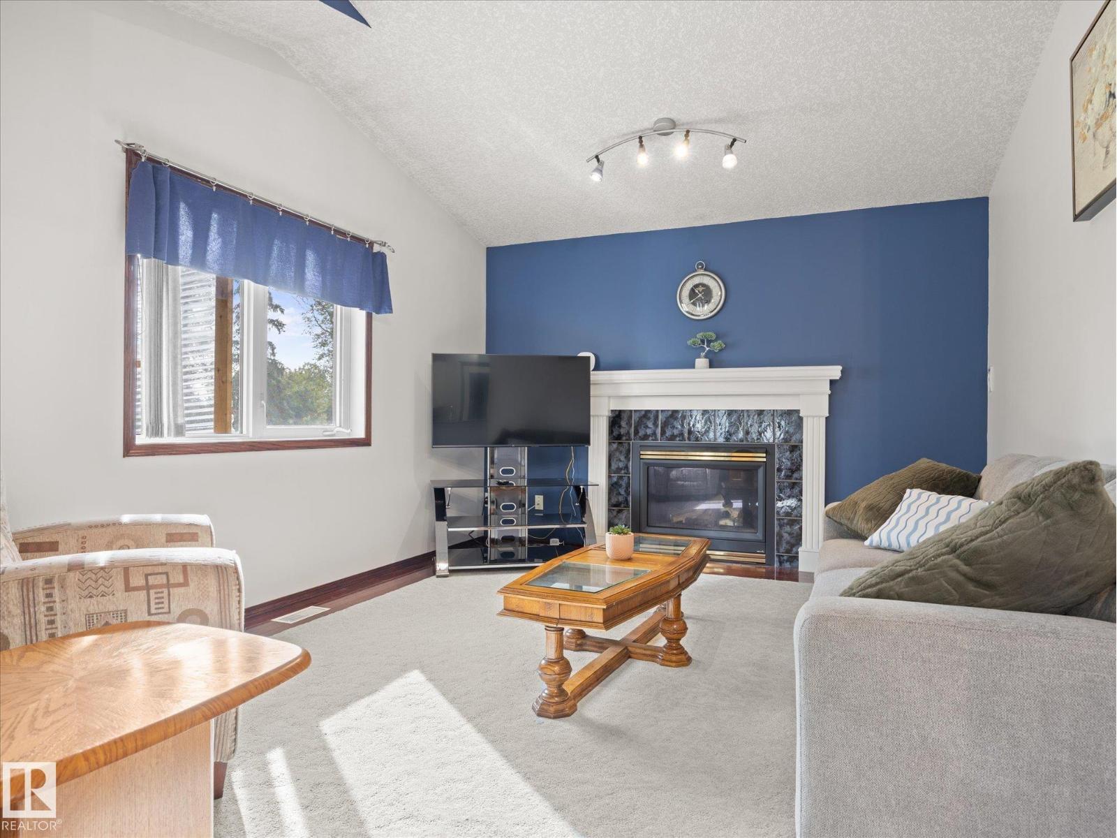 11413 118 ST NW - 3