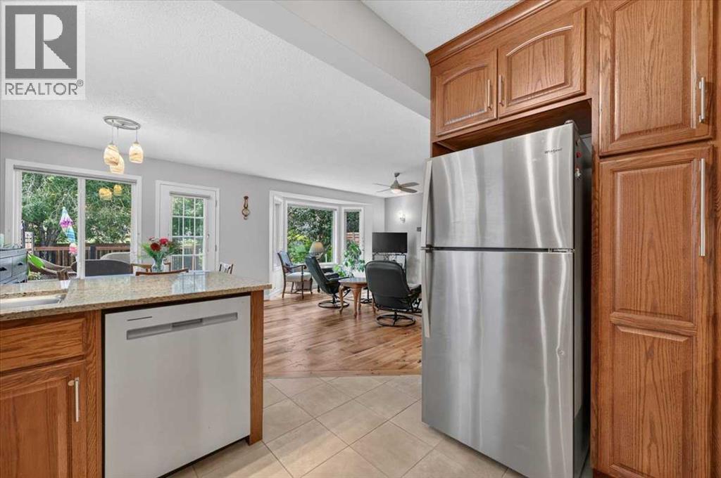 49 Hidden Valley Crescent NW - 12