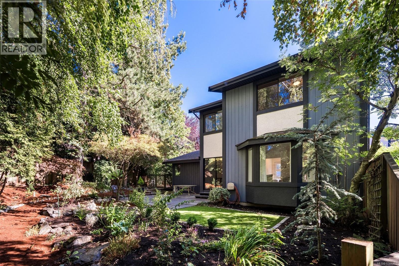 #3 1096 Stoba Lane - 1