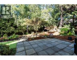 3 1096 Stoba Lane, Saanich, BC V8X2W5 Photo 12