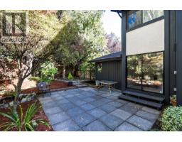 3 1096 Stoba Lane, Saanich, BC V8X2W5 Photo 16