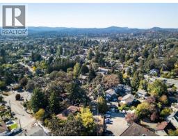 3 1096 Stoba Lane, Saanich, BC V8X2W5 Photo 52