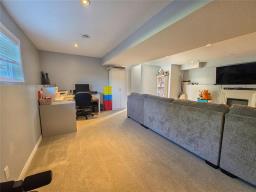 43 Lakeview Drive, Brandon, MB R7B4G9 Photo 32