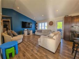 43 Lakeview Drive, Brandon, MB R7B4G9 Photo 7