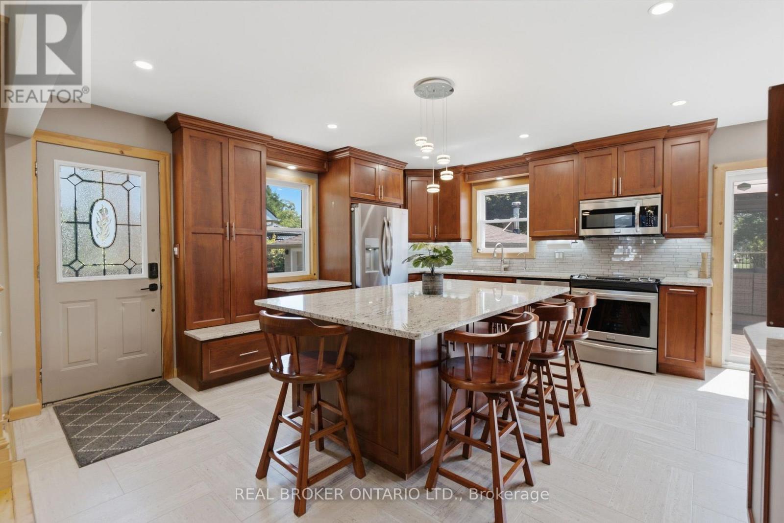 11 PERRY STREET, Kawartha Lakes (Oakwood) — photo 4