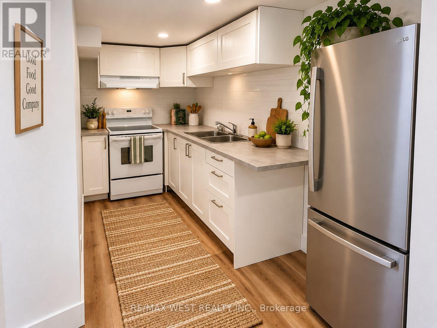 LOWER LEVEL - 533 COURTLAND AVENUE E — photo 3