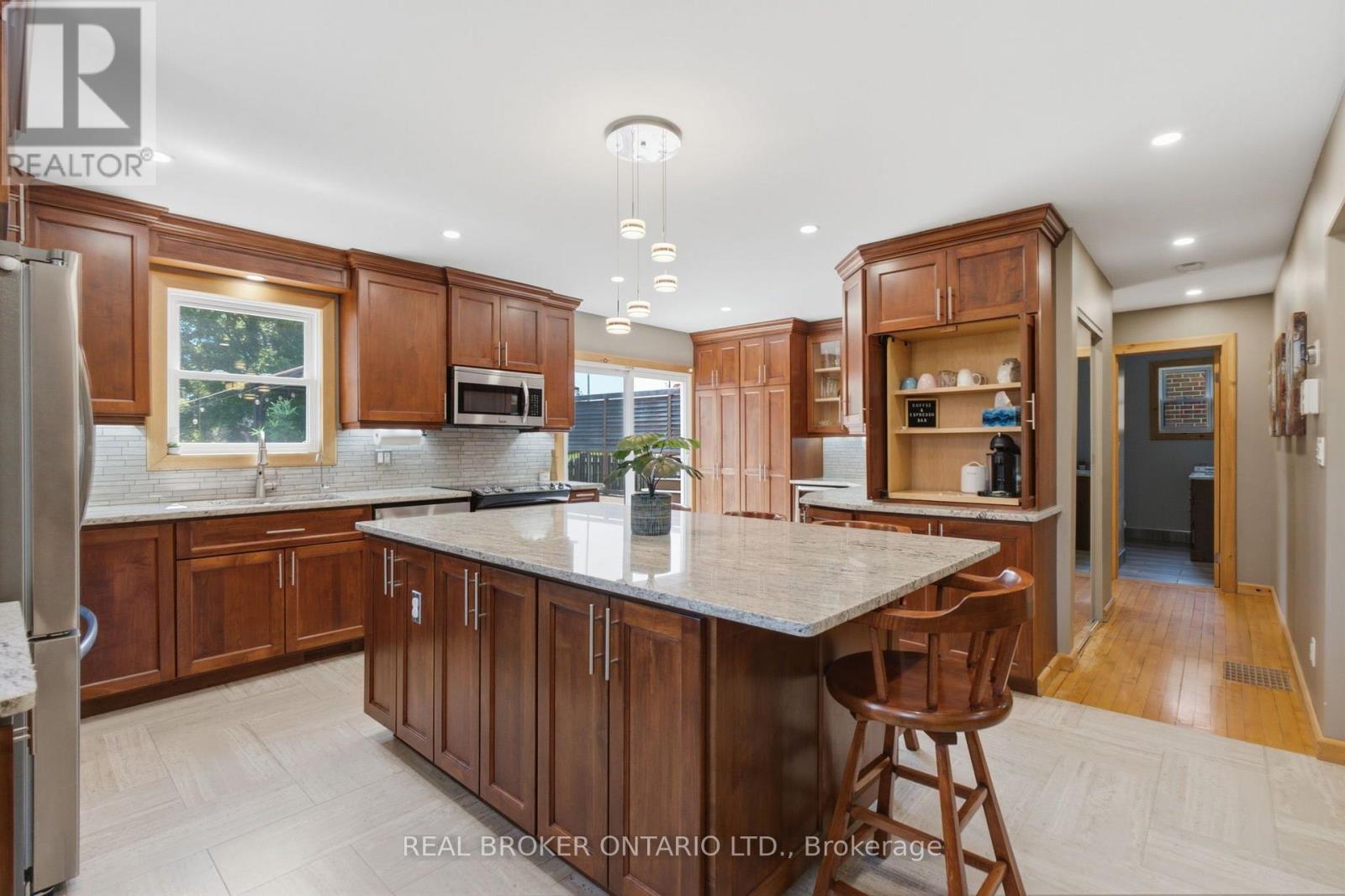 11 PERRY STREET, Kawartha Lakes (Oakwood) — photo 5