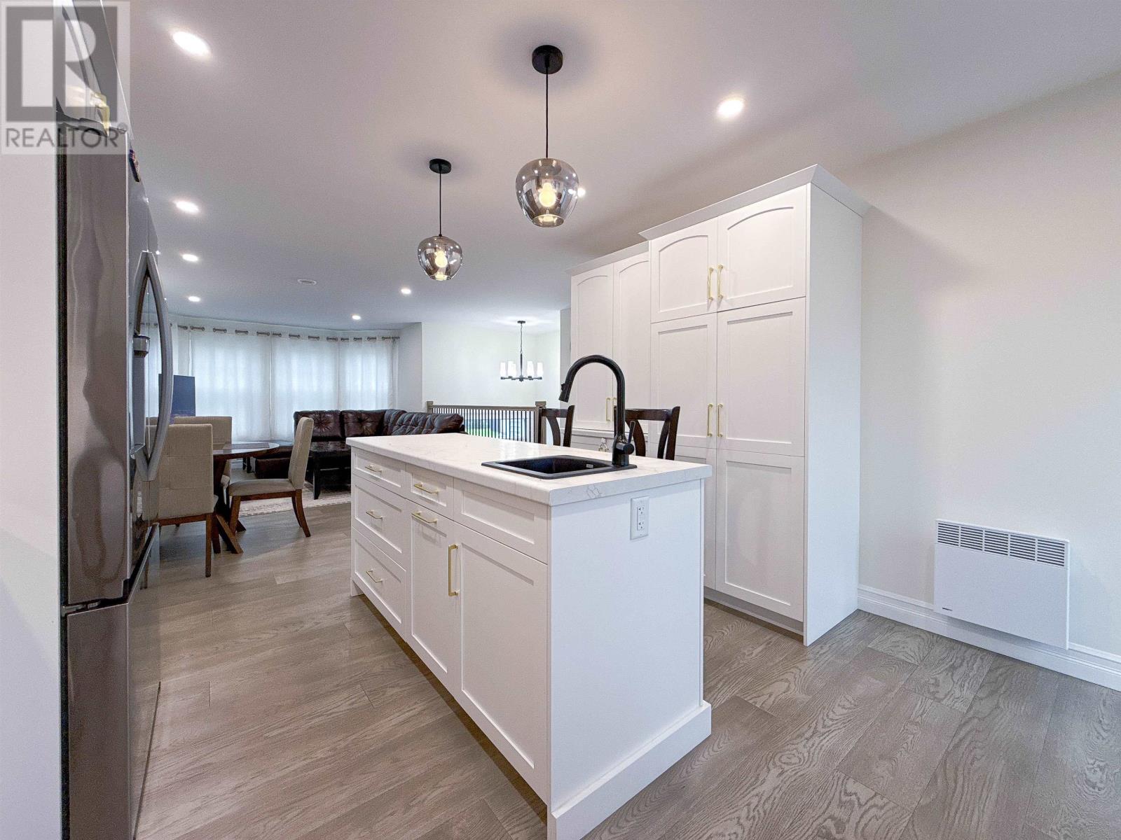 1 Raspberry Avenue - 18