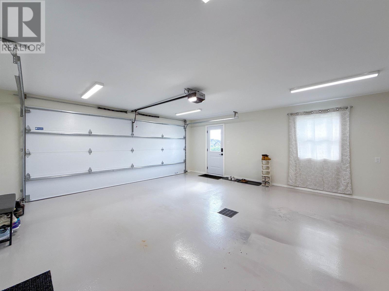 1 Raspberry Avenue - Image 38