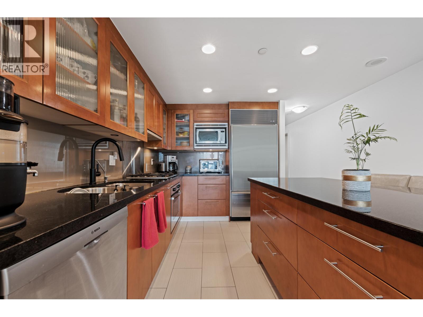 902 1650 BAYSHORE DRIVE, Vancouver — photo 8