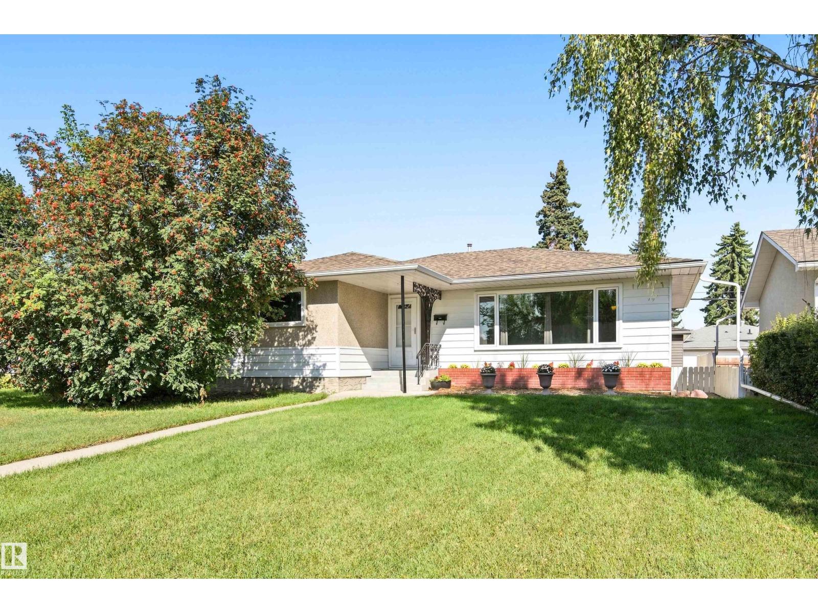6516 95 AV NW, Ottewell, Edmonton photo 1