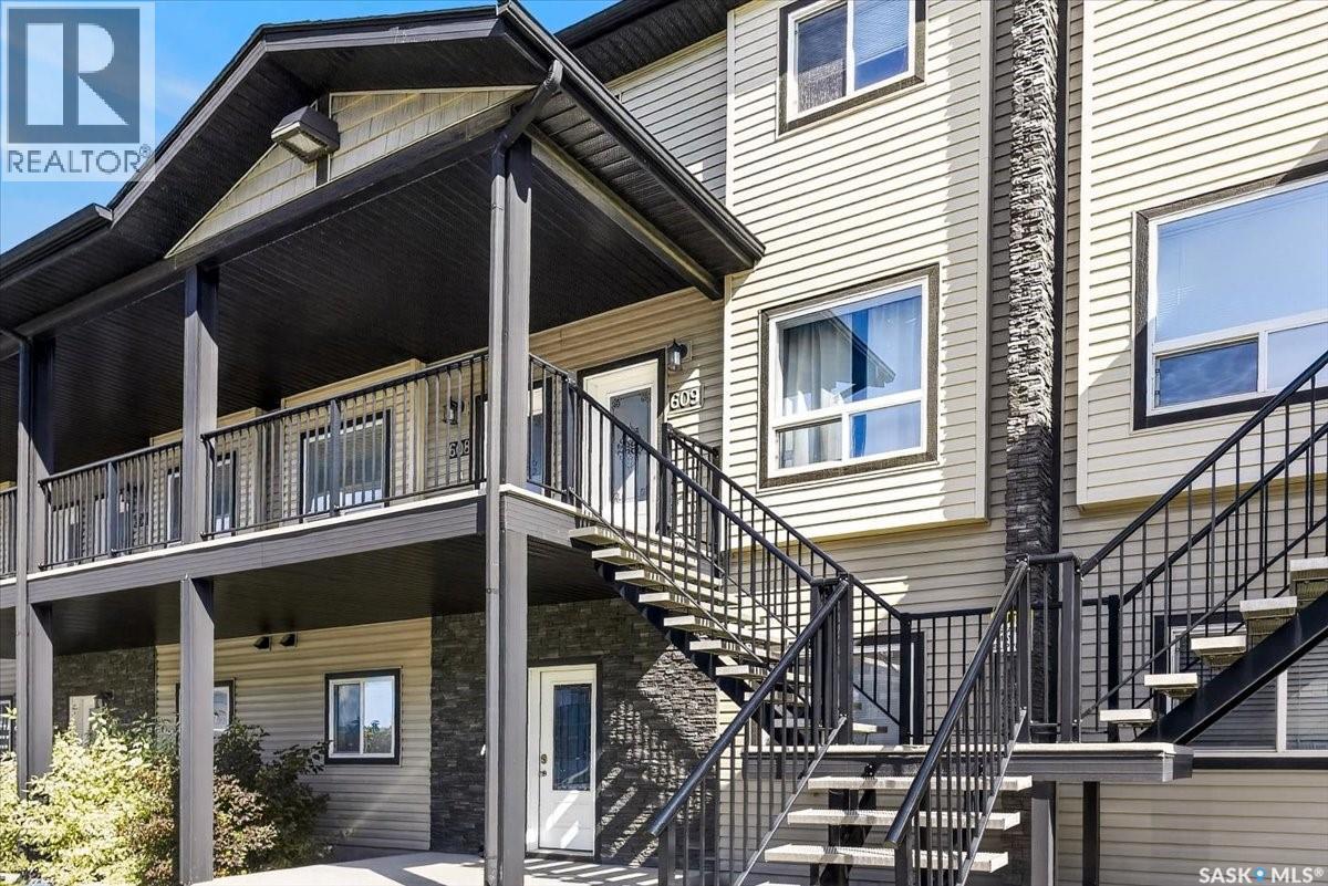 #609 3814 Dewdney AVENUE E - 1