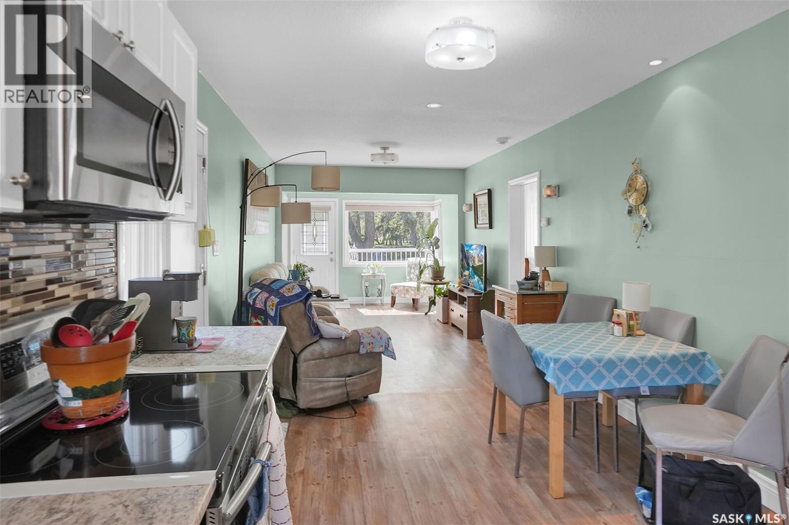 4604 Dewdney AVENUE, Regina — photo 5