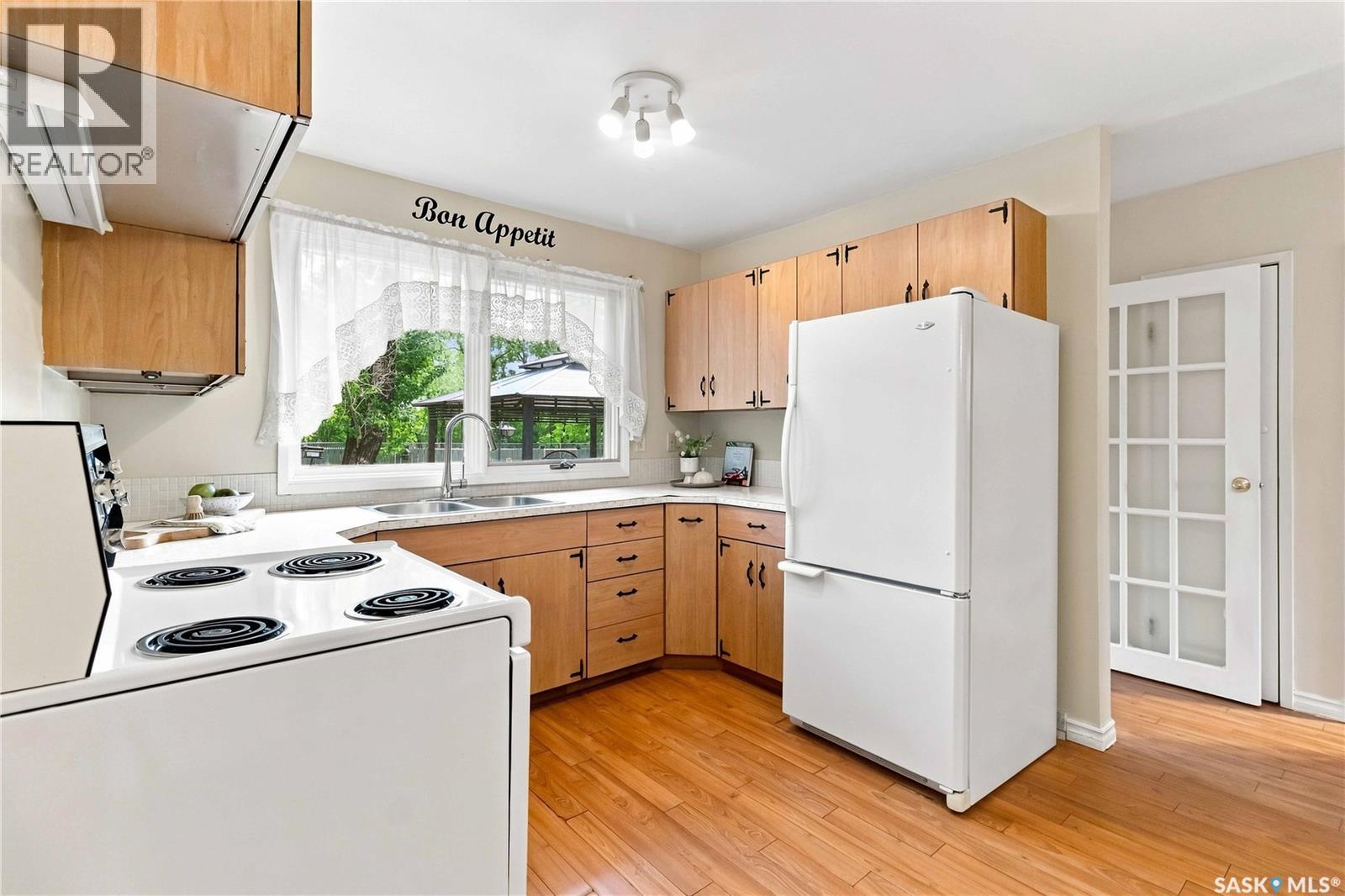 86 Brown CRESCENT - 6