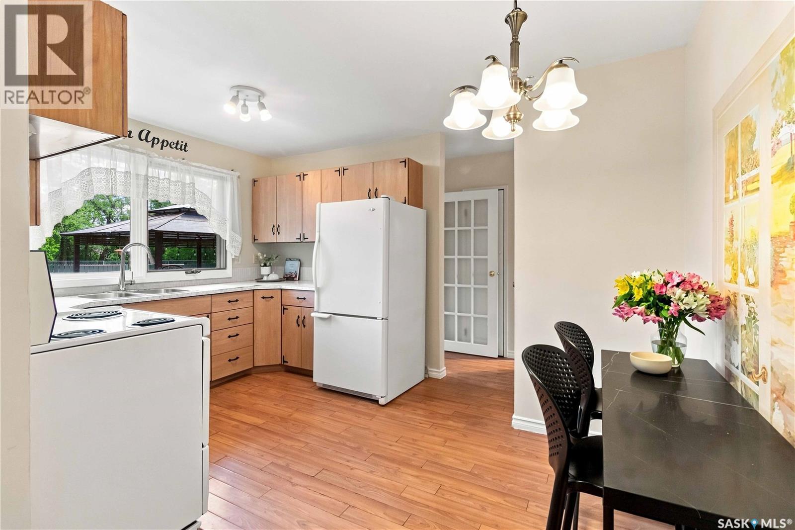 86 Brown CRESCENT - 7