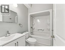 4pc Ensuite bath - 2455 Pillette Road Unit# A, Windsor, ON N8T1P7 Photo 6