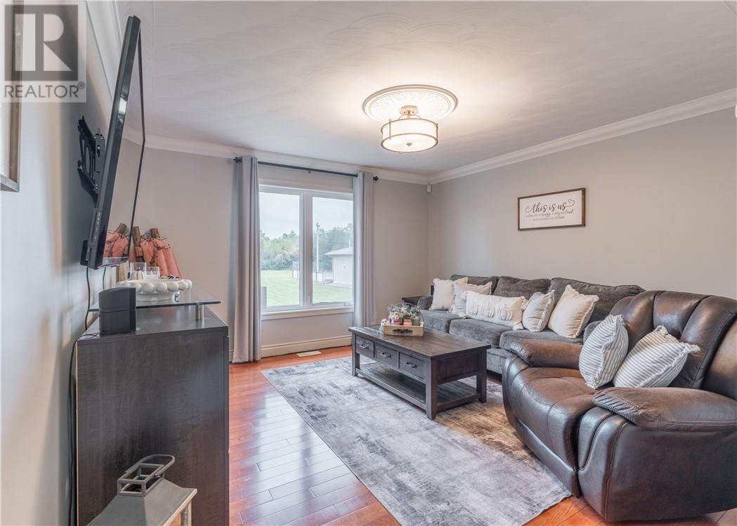 289 Gravel Drive, Hanmer — photo 4