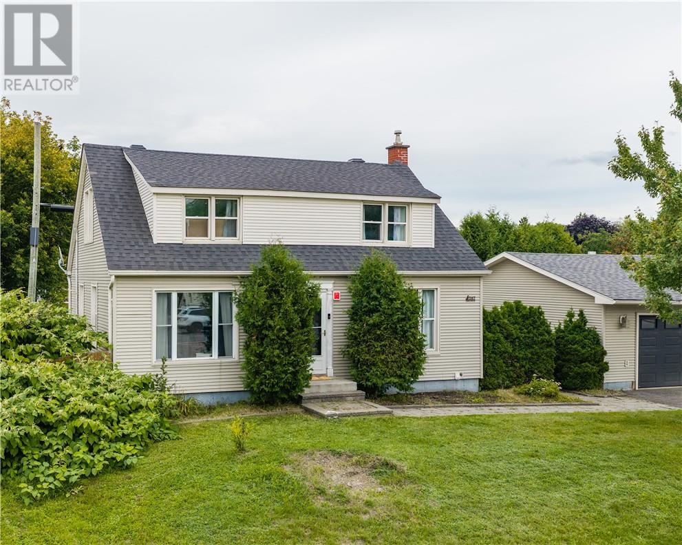 587 Main Street, Lively