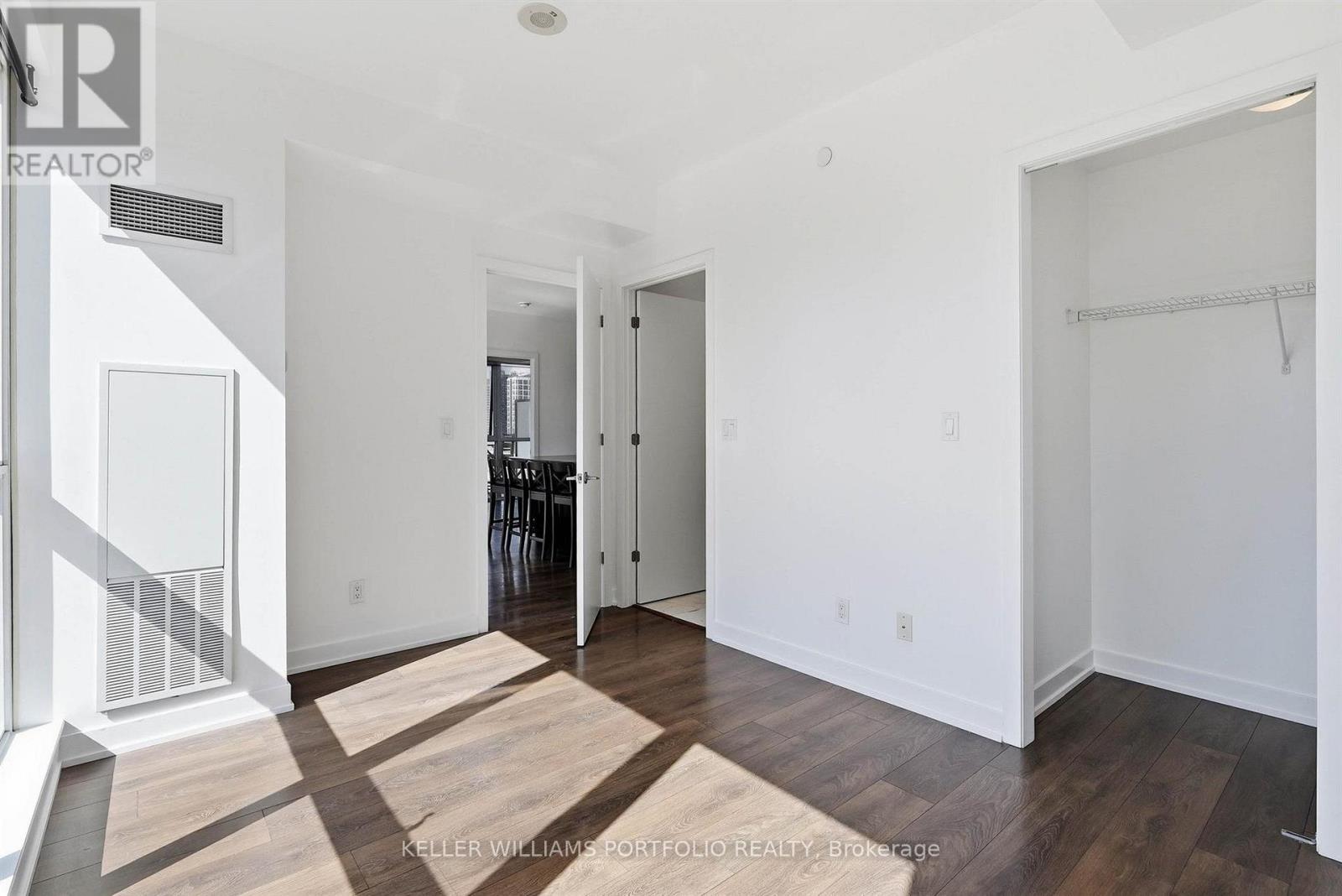 #1009 50 BRUYERES MEWS - 24