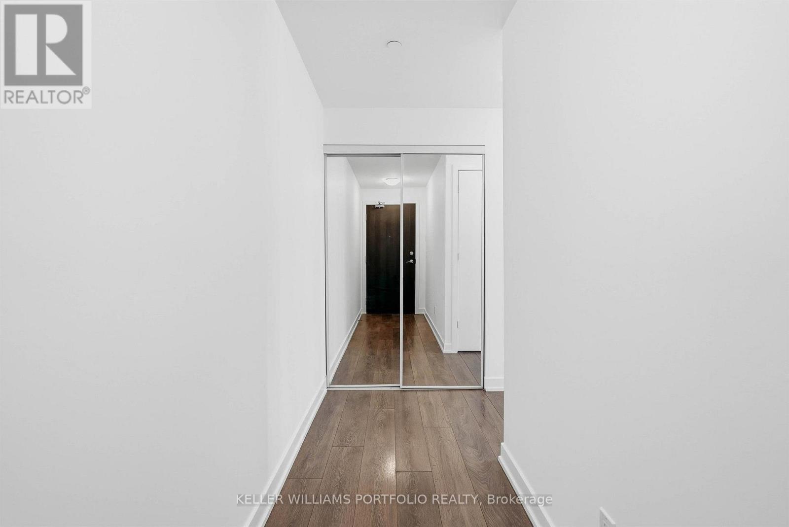 #1009 50 BRUYERES MEWS - 3